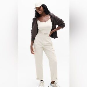 NWOT - Athleta - Endless High Rise Cargo Pant - Size 10